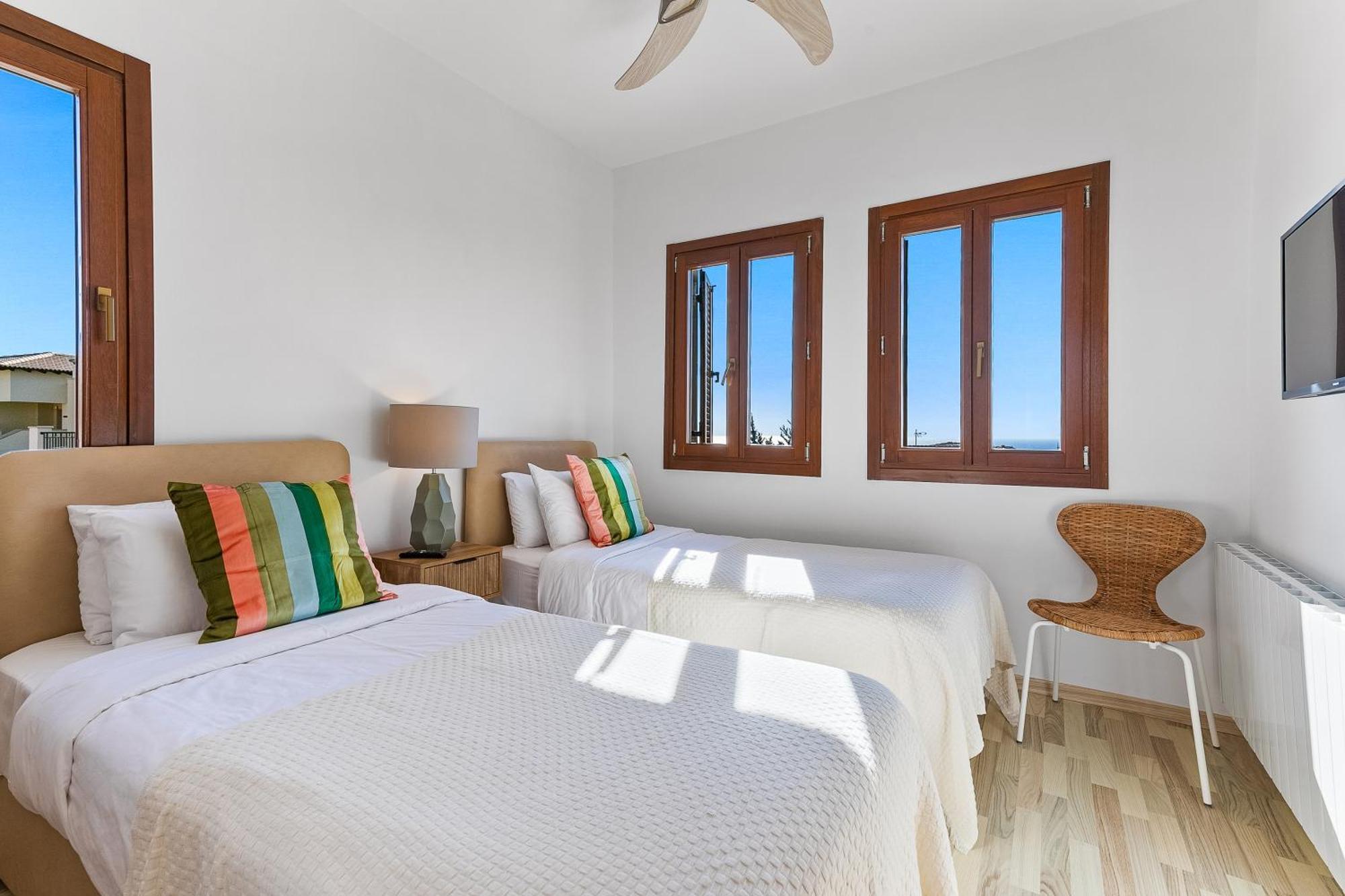 2 Bedroom Apartment Thalassa With Sea And Sunset Views, Aphrodite Hills Resort Kouklia Extérieur photo